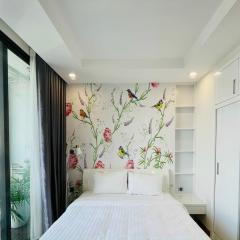 Luxury Studio In Vinhomes Green Bay, 25' to Airport, Gym, Swimming Pools