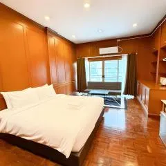 Stay On Sukhumvit Soi 11 - สเตย์ออน สุขุมวิท 11