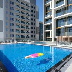 Luxury 1BR Hills Green View Mall & Downtown Dining Shopping