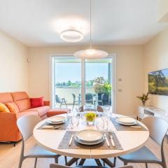 Light Garden-Luxury apartment with private parking