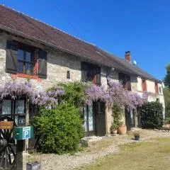Les Gites de Montinazeau - free Wi-Fi and seasonal solar heated swimming pool