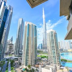 LUX 2BR Burj & Fountain View Steps from Dubai Mall
