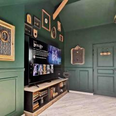 LES CLES DES REMPARTS - Appartement privé à thème tout équipé - Atypique - Centre Saint-Lô - Gare - Haras - Parking public gratuit - Entrée autonome - Wifi - Netflix - TV XXL - Lit 160x200