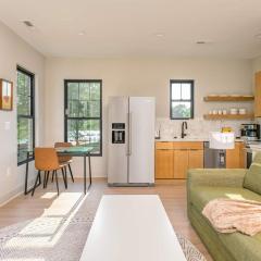 Energetic Lakeview Loft