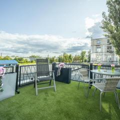 WiguryTower Garden 208'