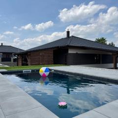 Home by the Pool & Garden