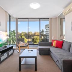 Bright 2-Bed Apartment Near Wentworth Point Sights