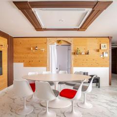 5BR Family House, Myeongdong 7 minutes, Gwanghwamun 10 minutes, Namsan view, Patio