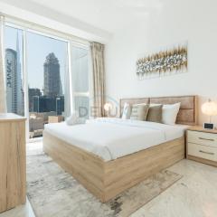 1BR Overlooking Burj Khalifa and Dubai Water Canal, Easy Access to Downtown, The Pad, Business Bay by Deluxe Holiday Homes