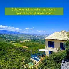 La casa dalle finestre blu