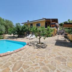 Villa Dei Santi, Azzurro