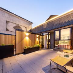 Tangfu Nanluoguxiang Snack Street Hotel-close to Drum Bell Tower,Forbidden city,Houhai Bar hutong area,Near Exit E of Nan Luo Gu Xiang on Metro Line 6&8-Free Laundry Dry Service with professional Free Tour Ticket Service &English Speaking Staff