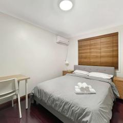 MetaWise Cozy Family Room3 in Shared Home Free Parking