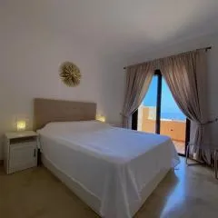 2 bedrooms sea view apartments in La Duquesa