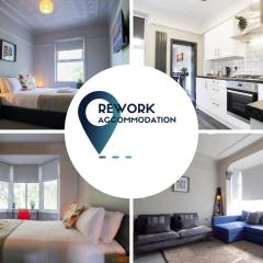 Parkside View Wallasey 5 bedroom 5 bathroom with on-street parking ideal for Groups Families or Contractors with vans by Rework Accommodation