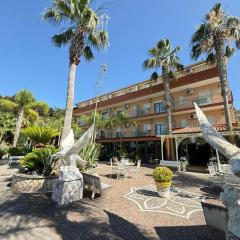 Hotel Happy Days