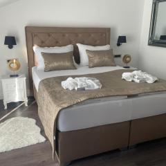 Villa LOREN Apartments & Rooms