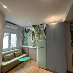 Emily in Athens - Central Veranda flat with Starlink