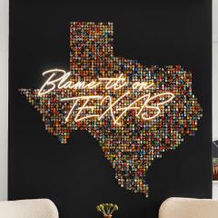 Heated Pool, Game Room, Outdoor Movies, Mins to Downtown, Sleeps 14