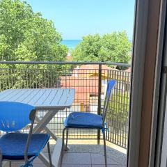 SE182 - Senigallia, trilocale fronte mare con balcone e posto auto