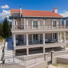 Irene Luxury Apartments