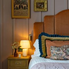 The Ragged Robin - A Heartwood Inn