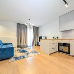 6th Floor Studio with the River View by BookingHost