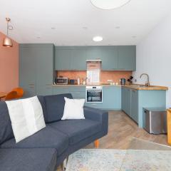 Stylish Home Beautiful Views & Parking Stroud