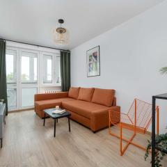 Large Apartment in Wrocław Center on the Market with 3 Bedrooms and Balcony by Noclegi Renters