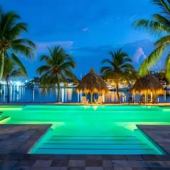Luxury 4 Bedroom apartment, Pool, Private beach, Jan Thiel