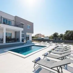 Peaceful IviCasa with private pool