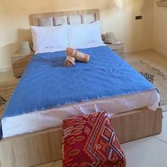 Room blue in Marrakesh, 2 min Airport