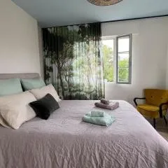 Studio and jardin 2 pers 800 m de la plage et du bourg