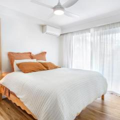 Palm Beach 3b Apartment. Parking. Wifi.