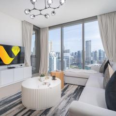 Vogue 5242 by Emaar Spacious Two Bedroom Apartment located 20th Floor with Dubai Marina View and balcony amazing infinity pool