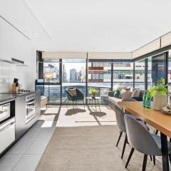 Serrata 2B2B Docklands Apartment with CP