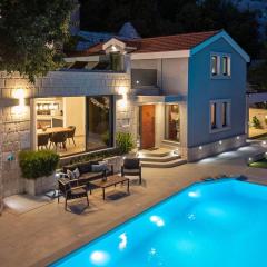 Villa Falcon House, 3-bedroom villa with heated 36 sqm pool, Jacuzzi, Finnish sauna