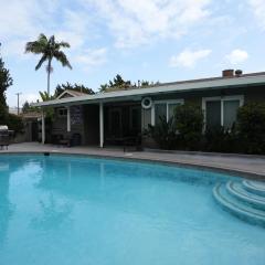Comfy Pool Home,1/4 mile Walk To Disneyland
