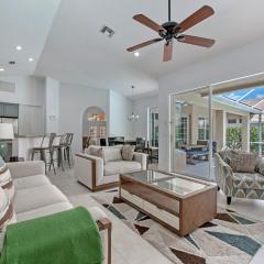 Paradise Retreat Saltwater Luxury Pool with Hot Tub