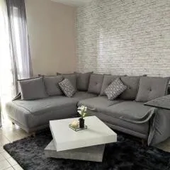 Chic and stylish apartment close to Paris