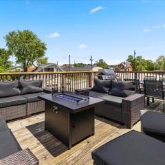 Stylish 2-Story Retreat w Balcony & Parking