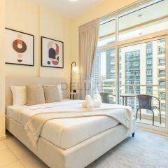 Studio with Balcony Facing the Community, Located Near Golf Clubs and Cricket Stadium, Royale Residence 1 , Dubai Sports City by Deluxe Holiday Homes