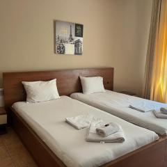 Family Hotel Square
