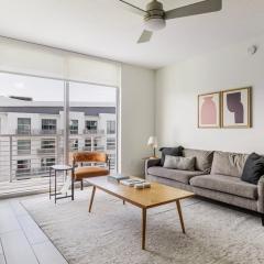 Blueground Riverside pool nr Bayfront Park MIA-152