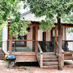 Beautiful Tented Cabin by a Creek - Ideal for a Fun Family Vacation in Seguin, Texas