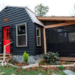 Cute Cabin near Chattanooga, for Wonderful Family Glamping in Tennessee