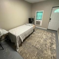 Cozy Room Near Downtown Hendersonville