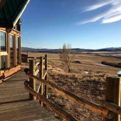 Cabin Rental for Large Groups Ideal for Colorado Glamping