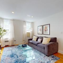 Bright 2br In Brookline