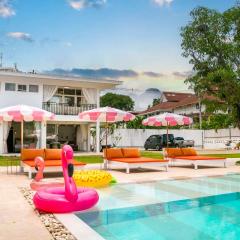Luxury Villa on Nimman Pool Table Huge Garden